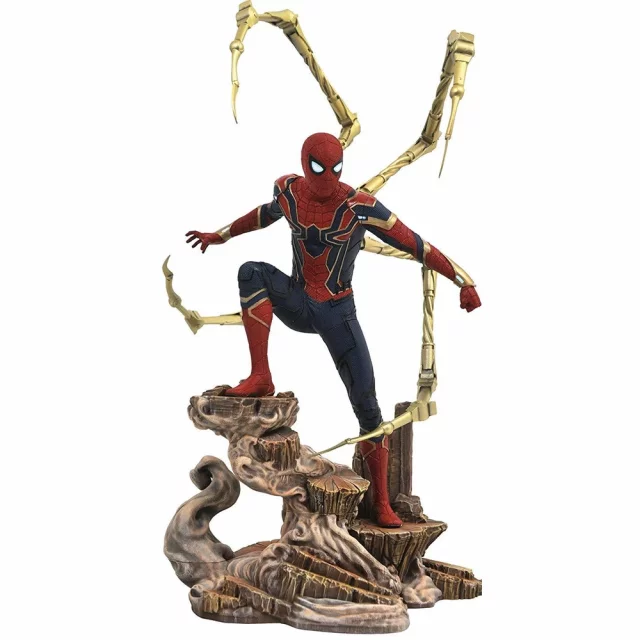 Figurka Spider-Man - Spider-Man On Cab Diorama (DiamondSelectToys) (poškozený obal) dupl