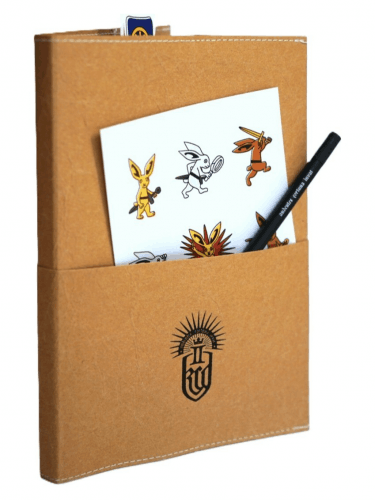 Set Kingdom Come: Deliverance II - Notizbuch, Sticker, Lesezeichen, Bleistift