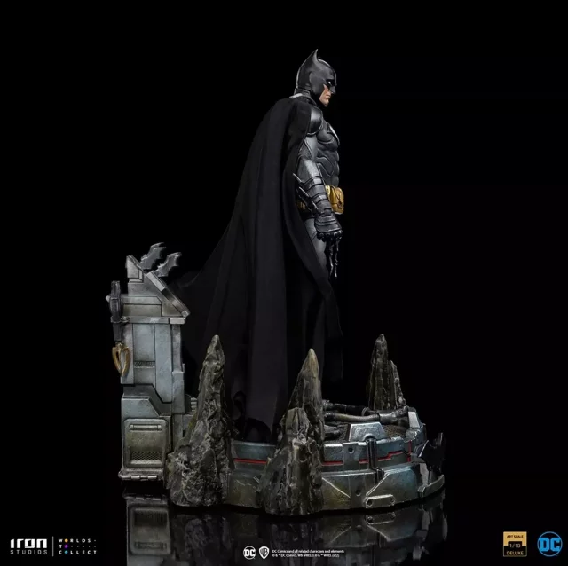 Batman Unleashed Statue