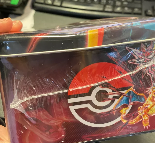 Kartenspiel Pokémon TCG: Scarlet & Violet - Collector Chest Fall 2023 (beschädigte Verpackung)