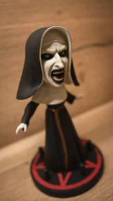 Figur Conjuring -  Valak Head Knocker