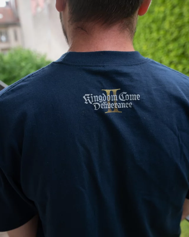 Tričko Kingdom Come: Deliverance II - Logo hry - Xzone Originals
